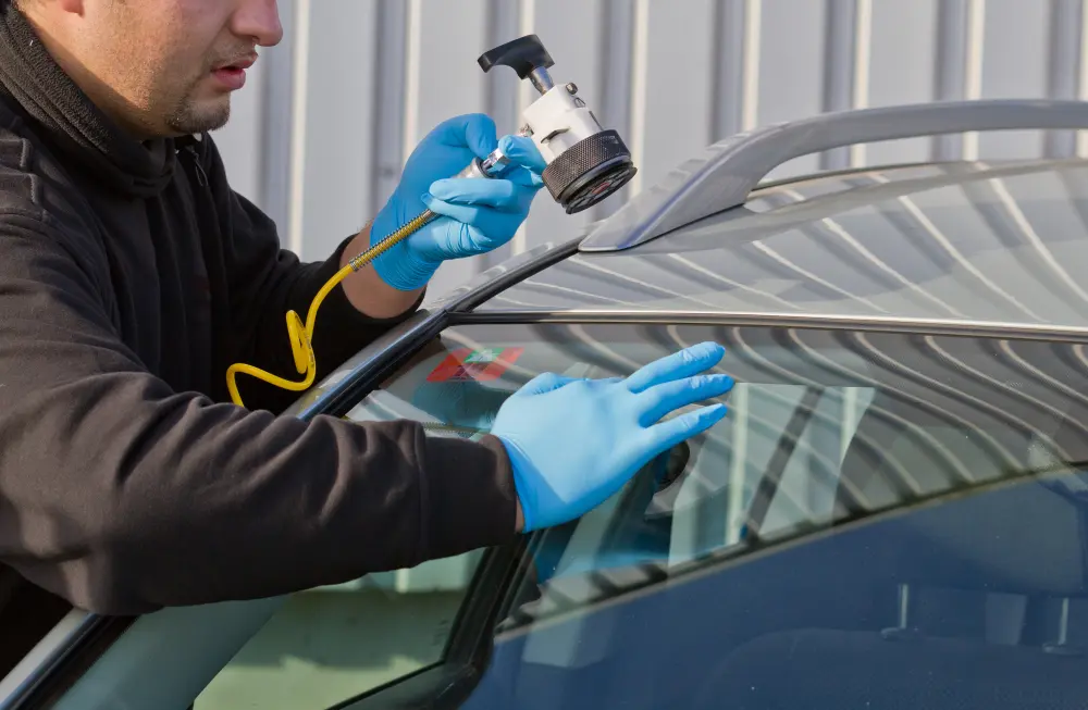 Sprung in der Windschutzscheibe reparieren